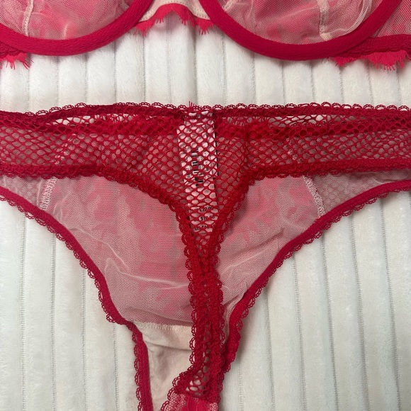 Victoria's Secret Dream Angels Unlined Demi Lace Bra Set - Picture 8 of 10